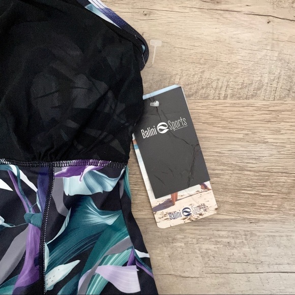 🌺 Balini Sports Mona V Back Floral Blue Active Tank Size XS NWT - Picture 7 of 10
